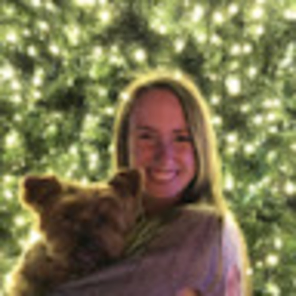 Meet your Posher, Claudia - Picture 1 of 1